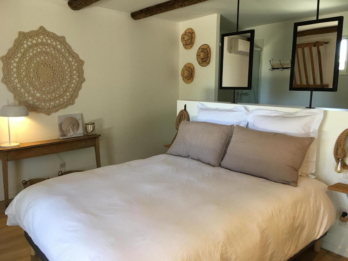 La Bergerie De Cigalon Bed & Breakfast Муриес Екстериор снимка